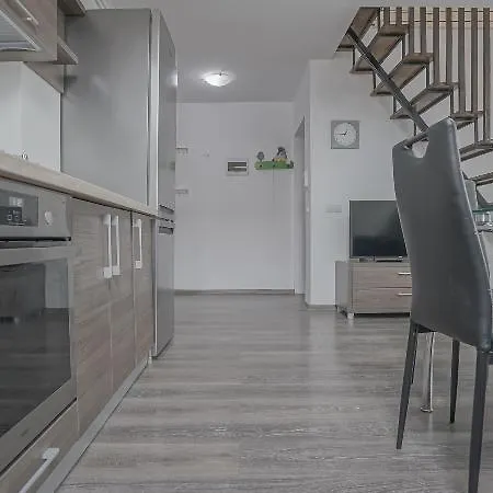 Cn2i Luxuri Accommodation/safety Brasov